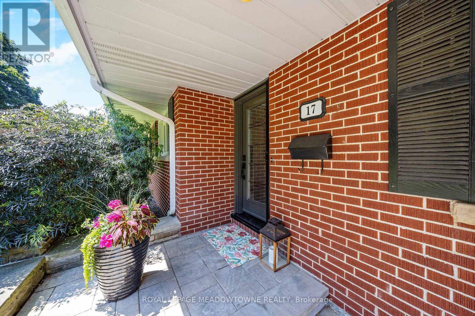 Halton Hills (georgetown), ON L7G1W3,17 VALLEYVIEW ROAD