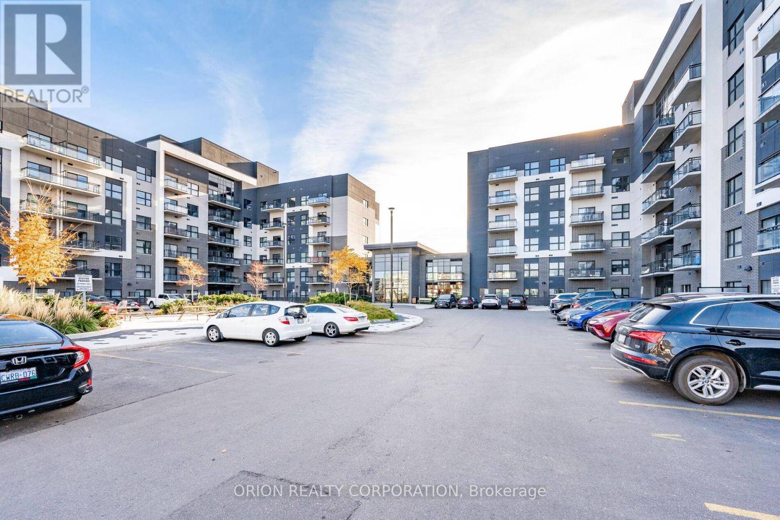 Oakville (go Glenorchy), ON L6H0X2,102 Grovewood Common CIR #311