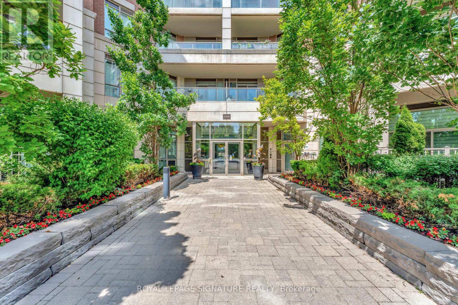 Oakville (jc Joshua Creek), ON L6H0H1,2480 Prince Michael DR #306