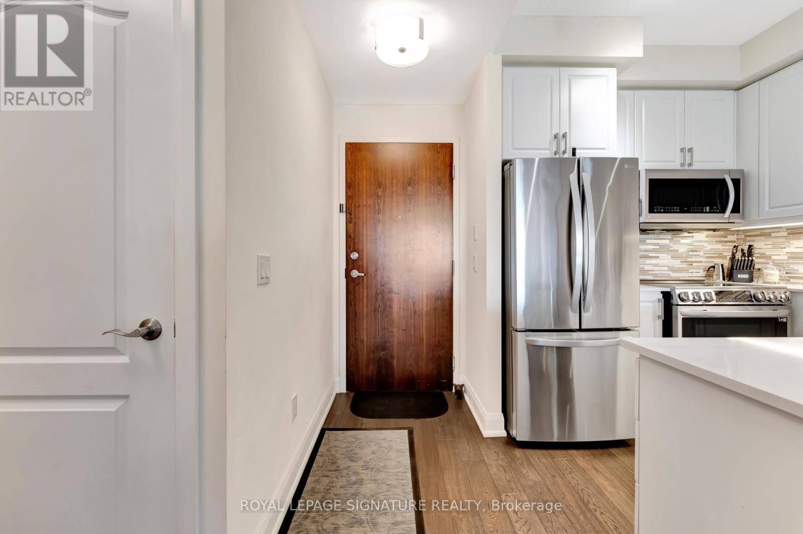 Oakville (jc Joshua Creek), ON L6H0H1,2480 Prince Michael DR #306