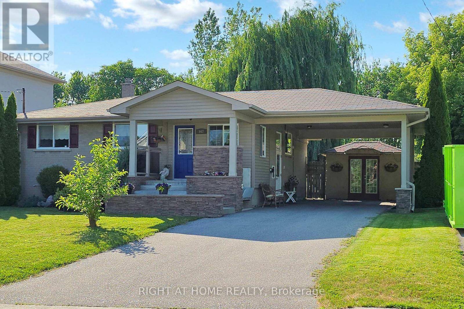 Mississauga (lakeview), ON L5E1J8,907 FOURTH STREET
