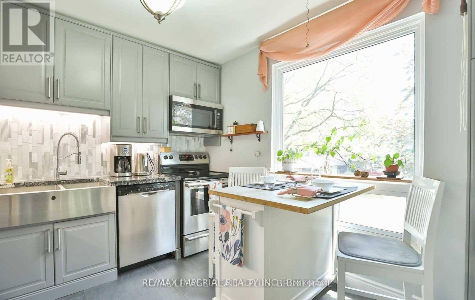 Mississauga (erin Mills), ON L5L1K2,2020 South Millway #73