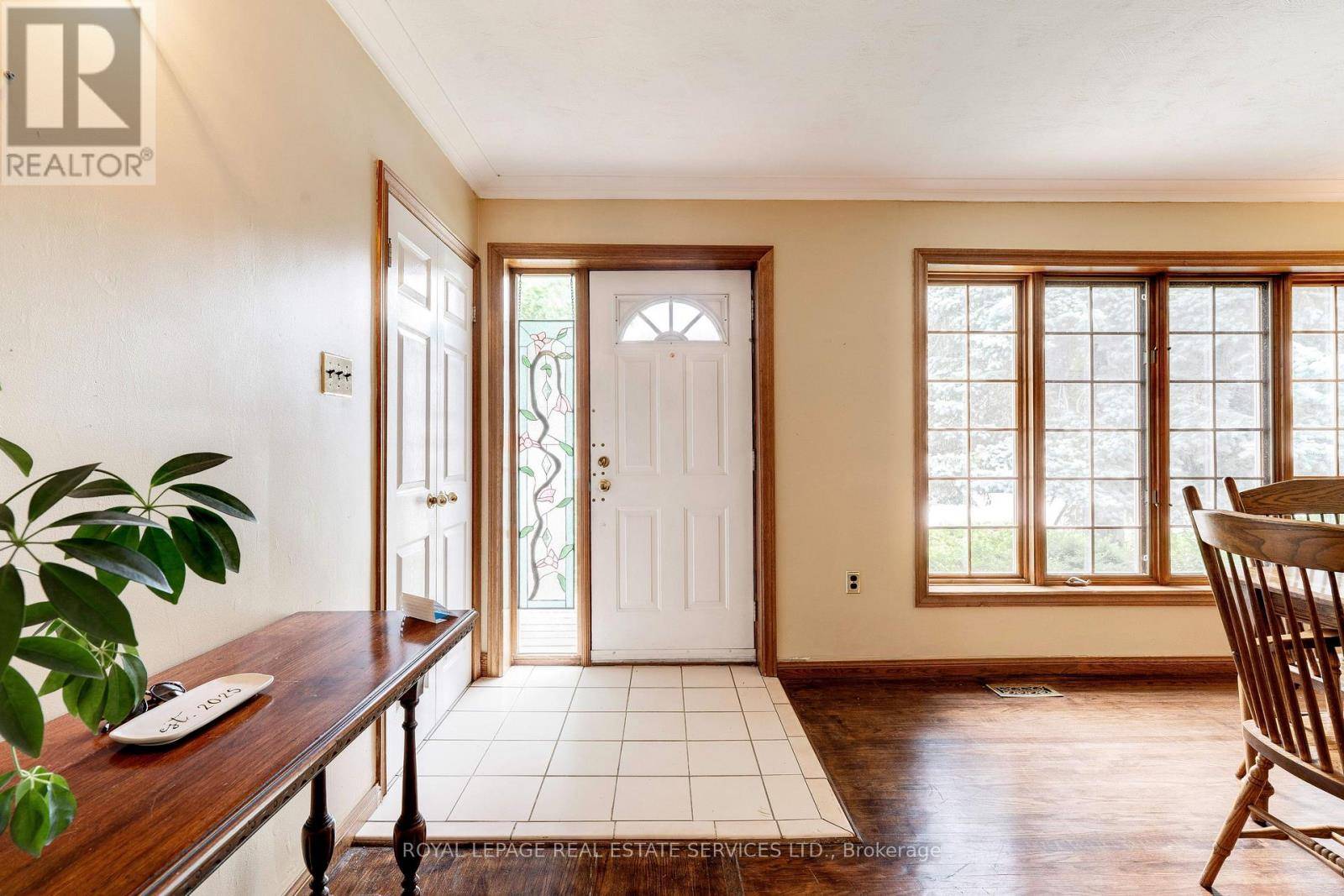 Oakville (mo Morrison), ON L6J2T4,478 AVON CRESCENT