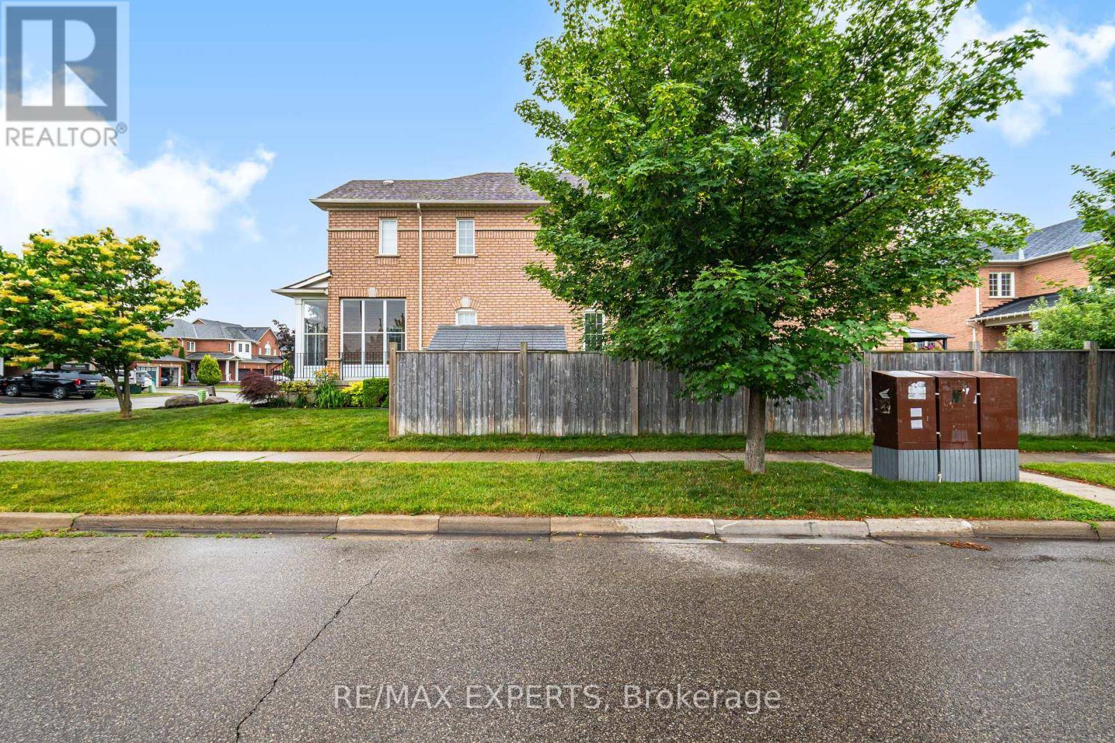 Mississauga (meadowvale Village), ON L5W1K5,7236 ZINNIA PLACE