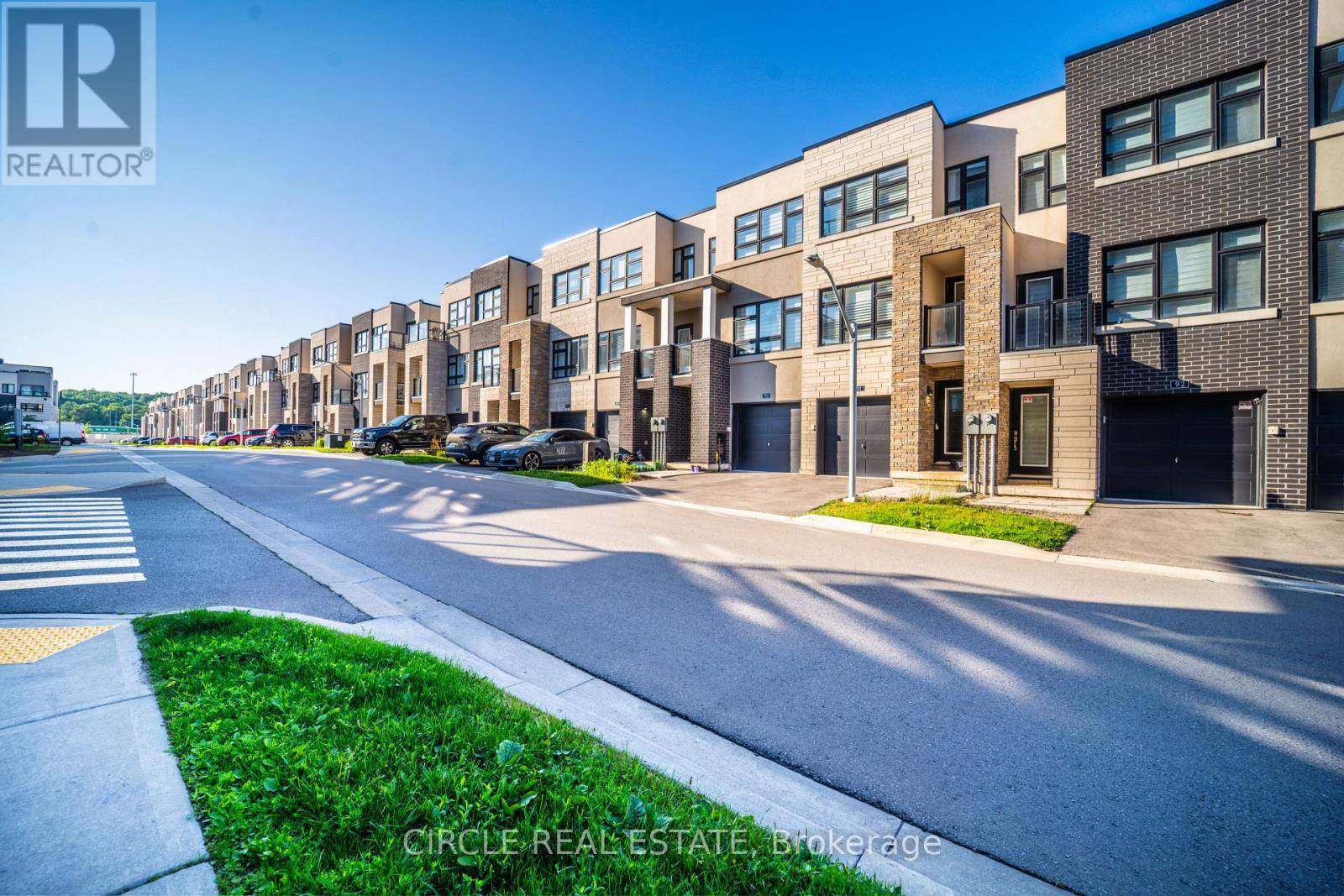 Burlington (lasalle), ON L7T0C3,1121 Cooke BLVD #90