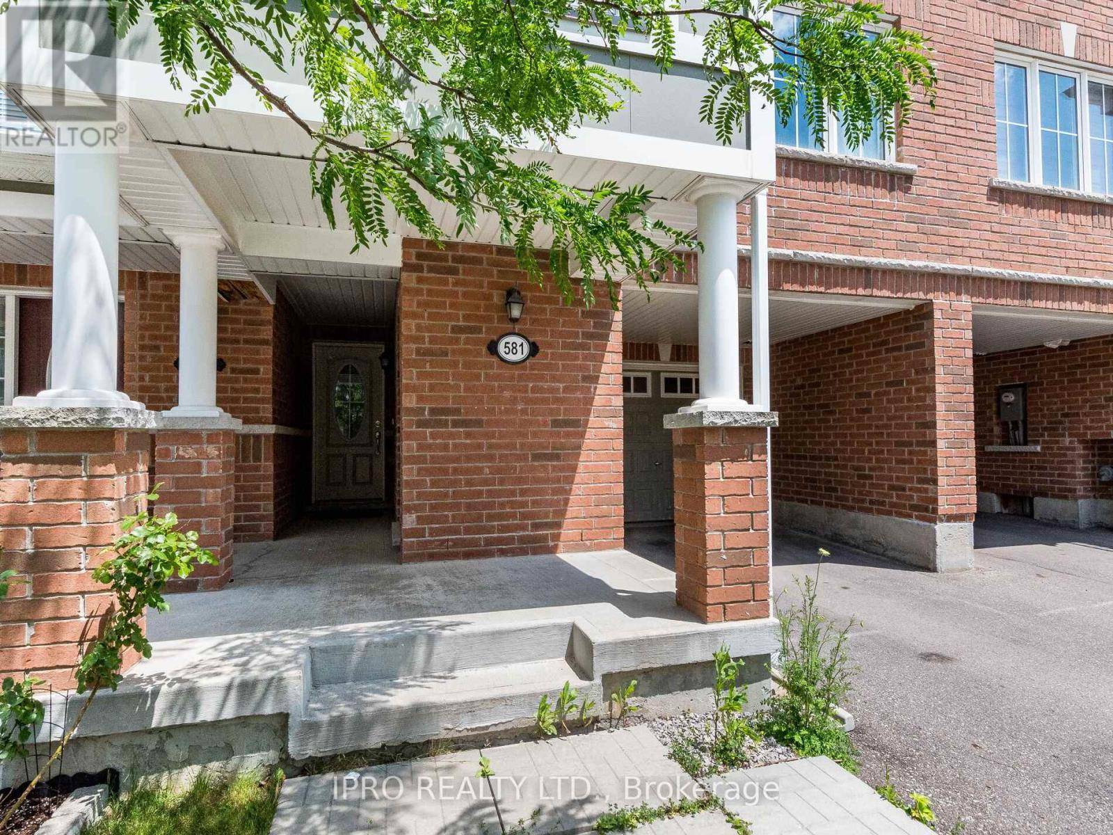 Milton (cl Clarke), ON L9T9J5,581 ALLPORT GATE