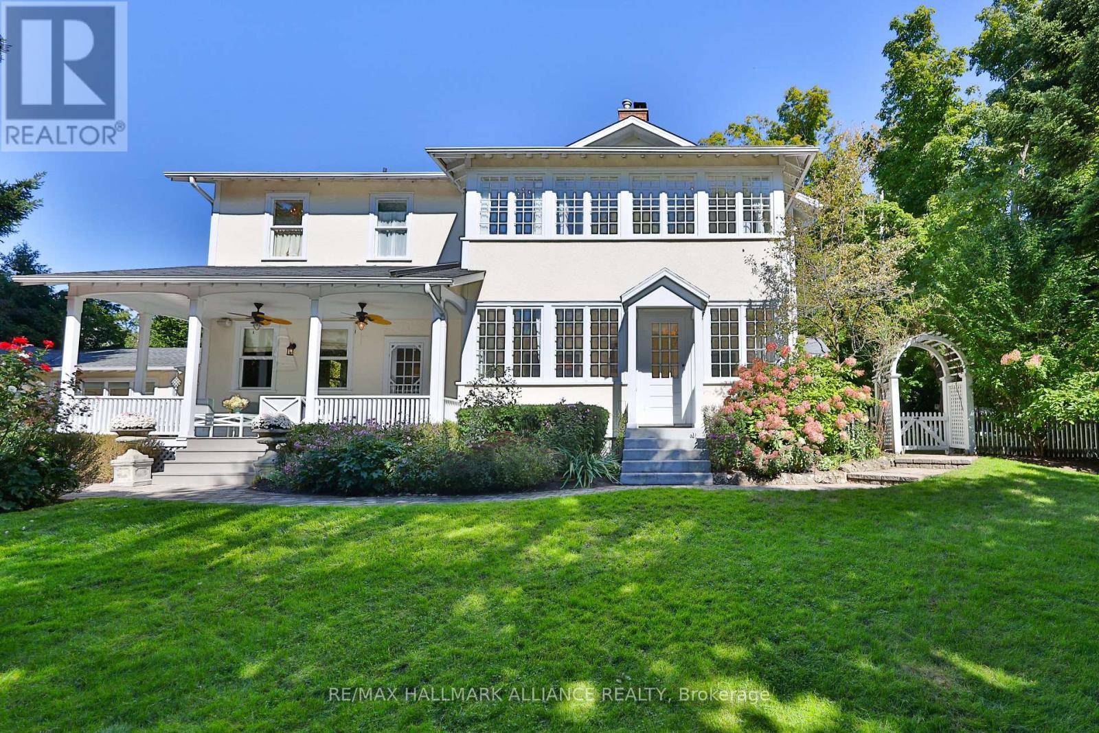 Oakville (oo Old Oakville), ON L6J1E1,225 WILLIAM STREET