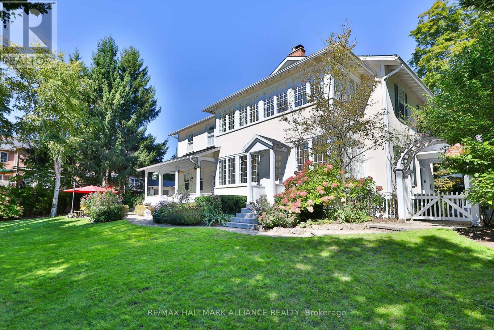 Oakville (oo Old Oakville), ON L6J1E1,225 WILLIAM STREET
