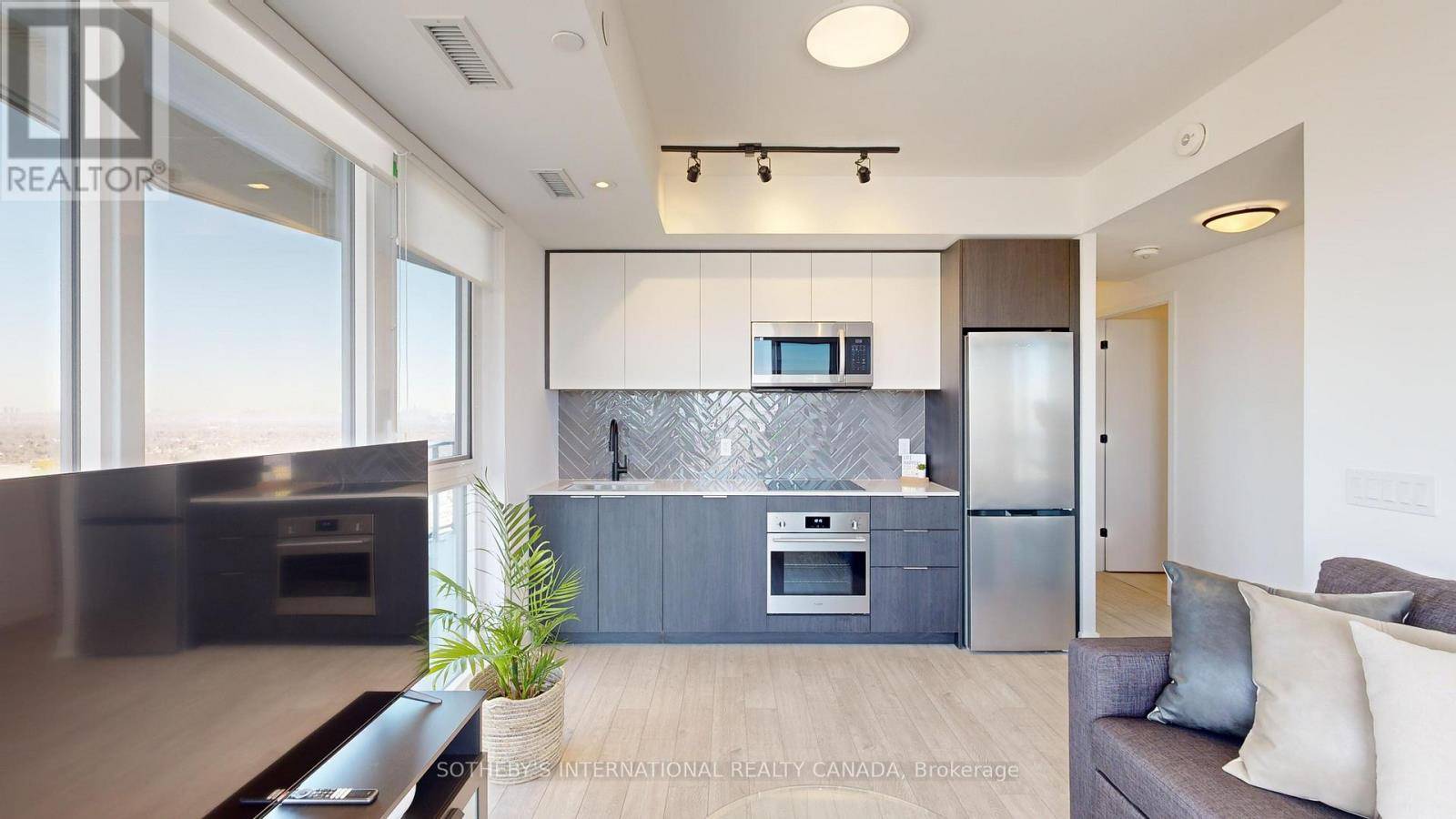 Toronto (islington-city Centre West), ON M8Z4Z7,36 Zorra ST #3103