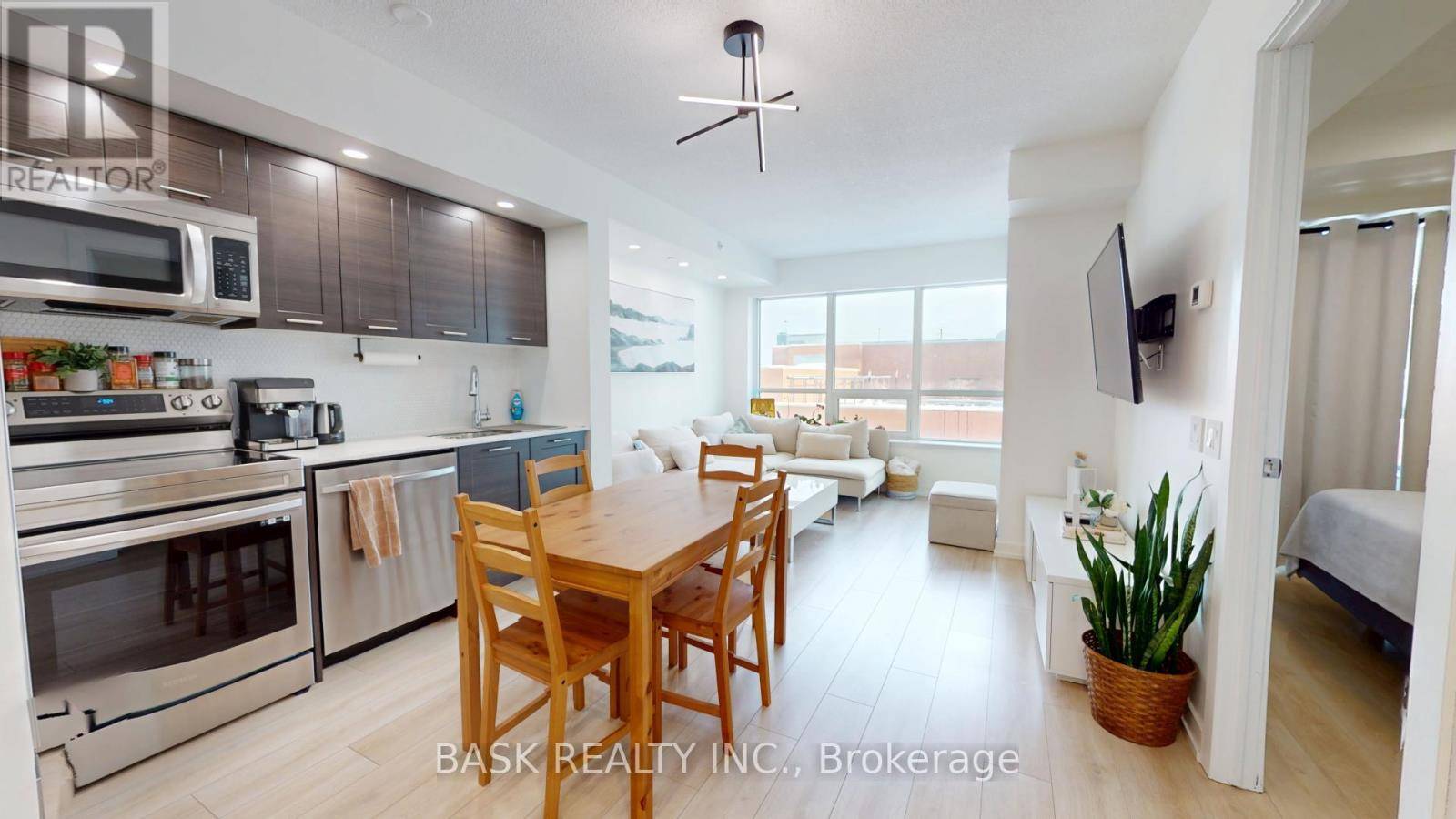 Toronto (mimico), ON M8V0C1,2220 Lake Shore BLVD West #406