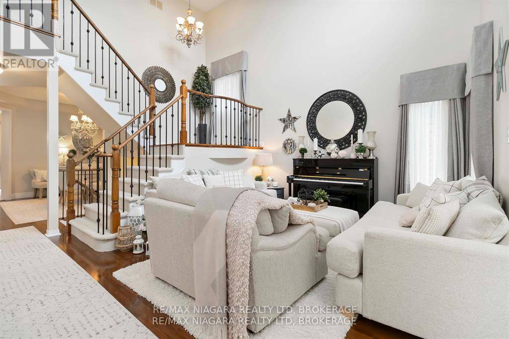 Burlington (orchard), ON L7L7M7,2468 WHITEHORN DRIVE
