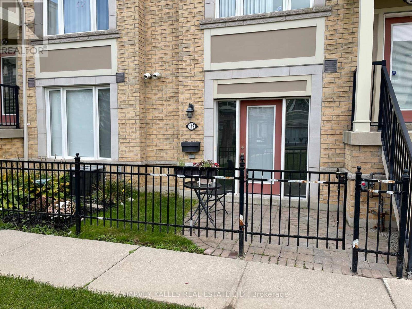Mississauga (churchill Meadows), ON L5M0P5,3050 ERIN CENTRE BLVD #119