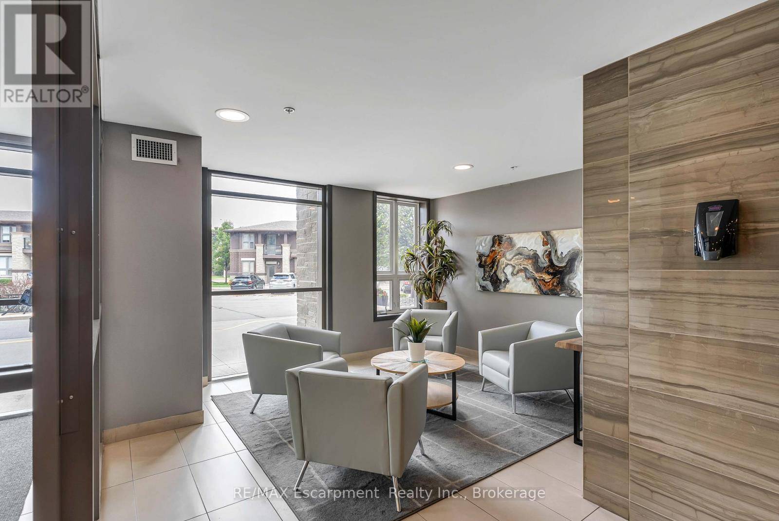 Burlington (uptown), ON L7L0H6,5010 Corporate DR #313