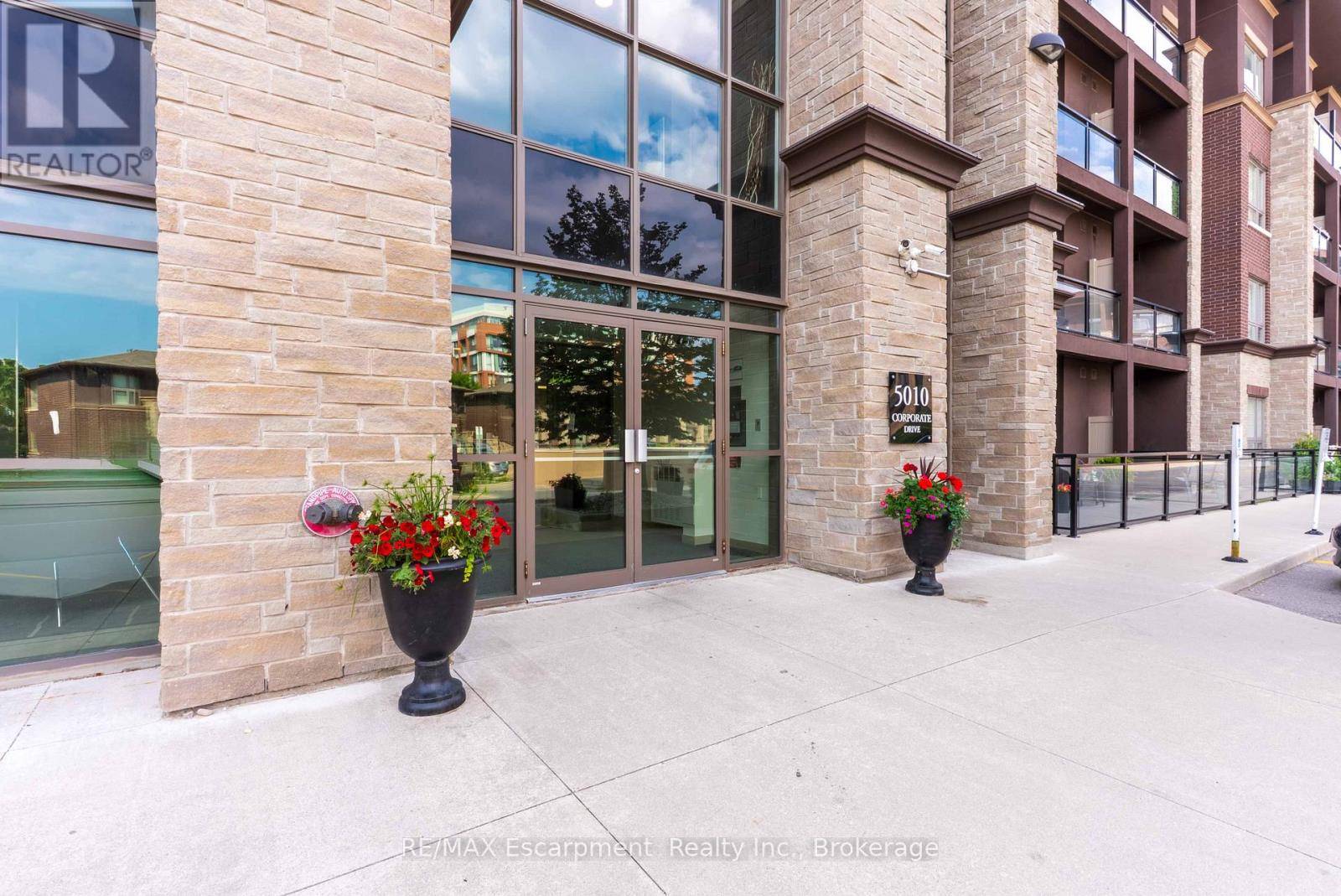 Burlington (uptown), ON L7L0H6,5010 Corporate DR #313