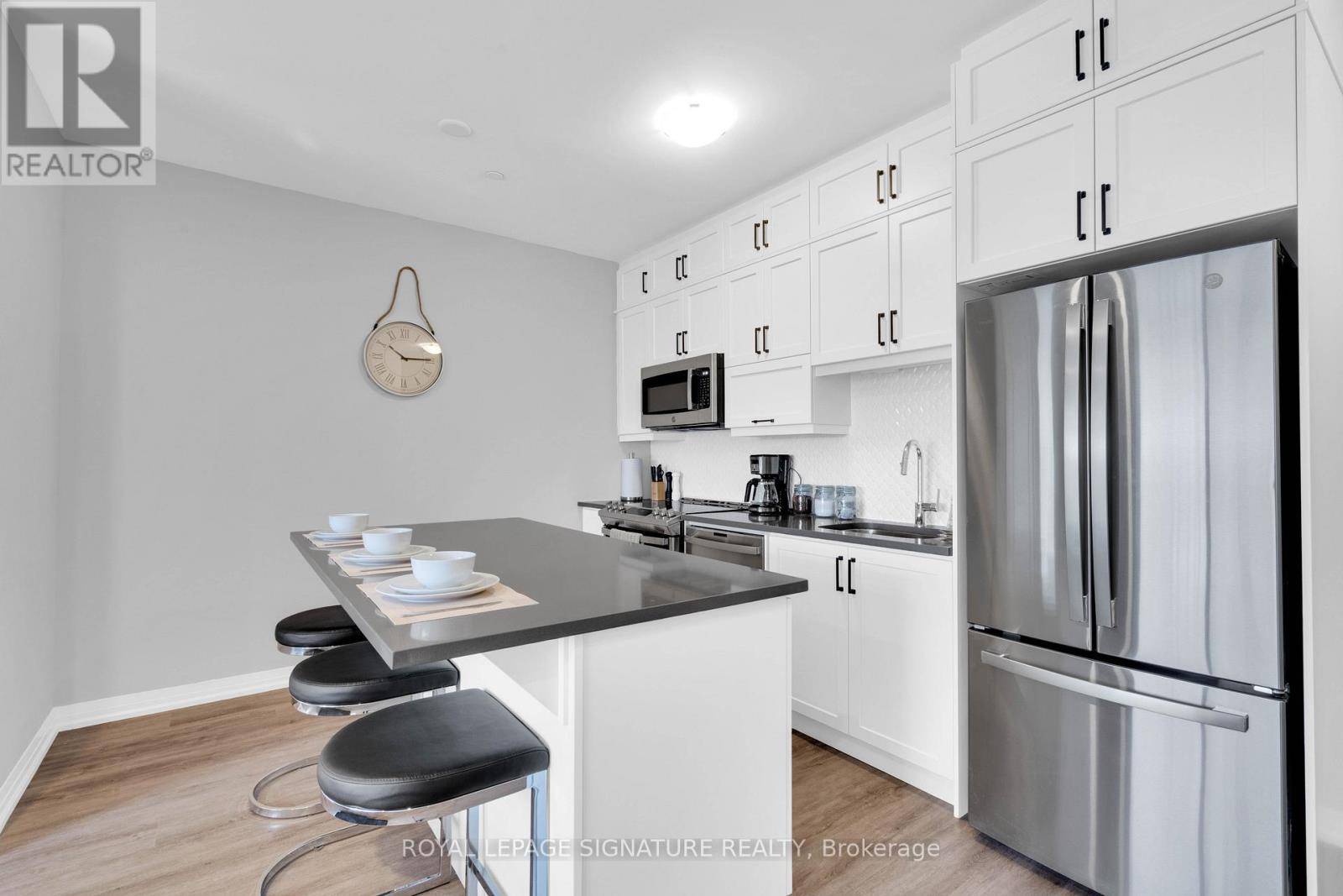 Oakville (oa Rural Oakville), ON L6M0W6,3265 Carding Mill TRL #224