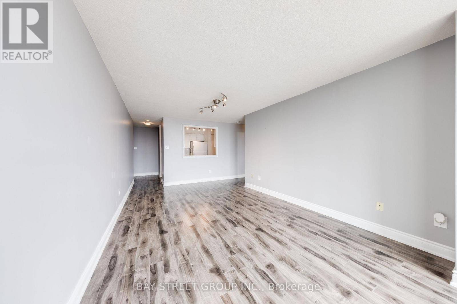 Mississauga (city Centre), ON L4Z2Y8,4205 Shipp DR #906