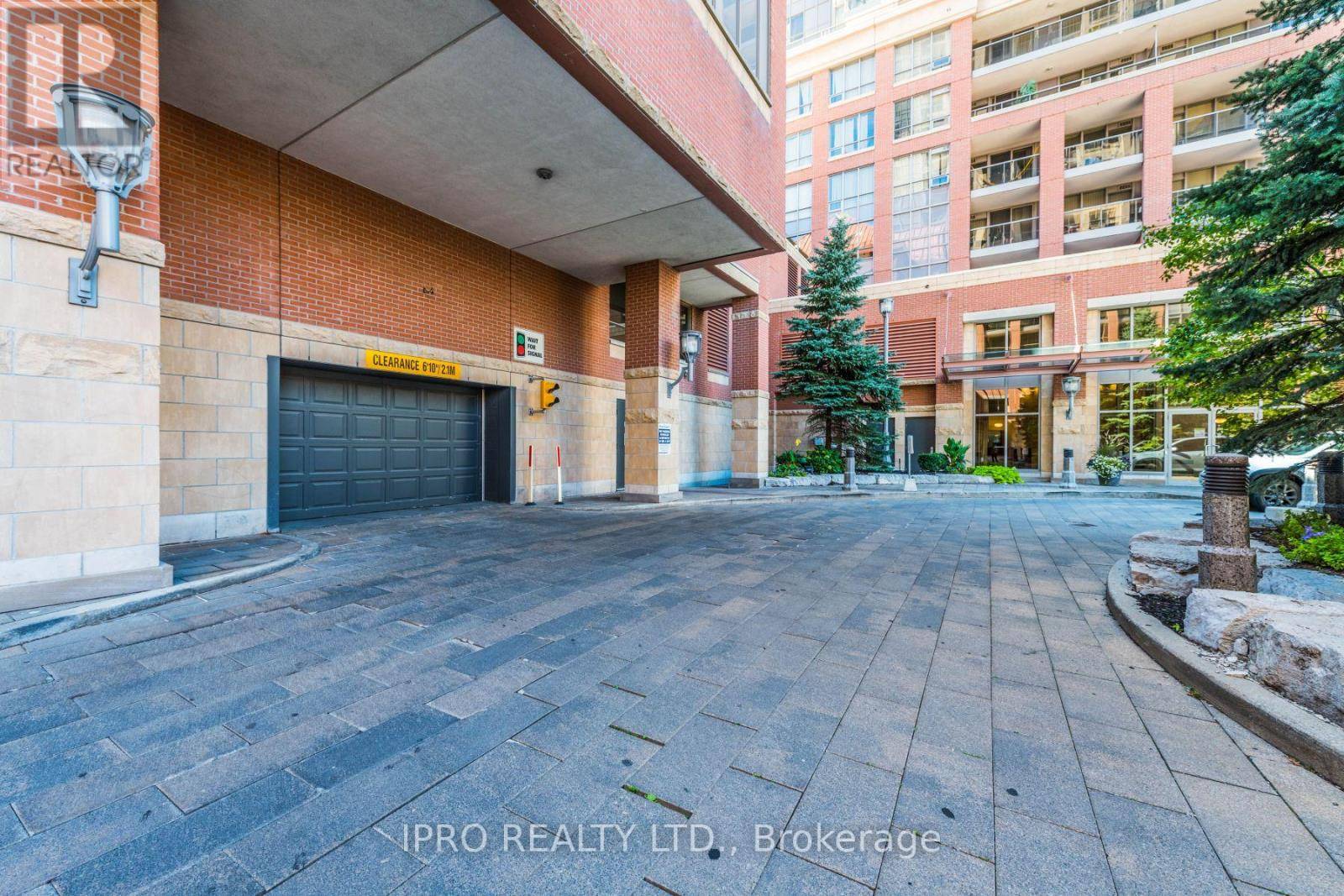 Mississauga (city Centre), ON L5B4M8,4090 Living Arts DR #1006