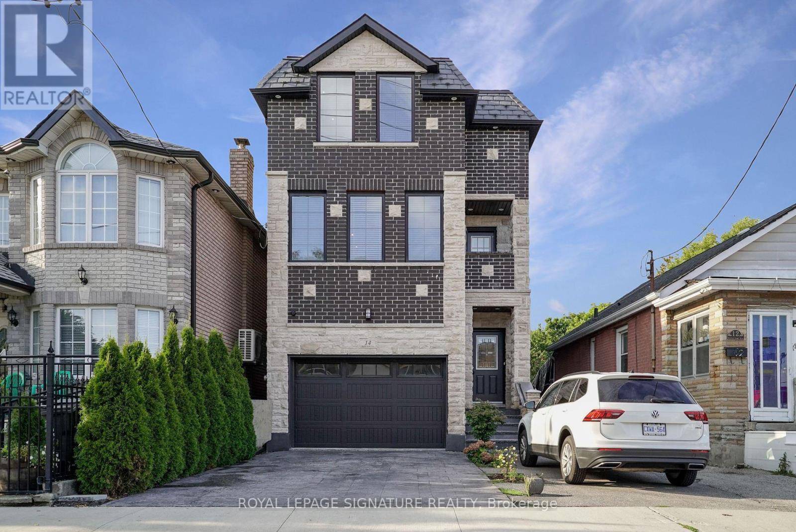 Toronto (keelesdale-eglinton West), ON M6M1L8,UPPER 2 LEVELS - 14 ROTHERHAM AVENUE