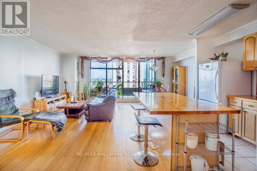 Toronto (briar Hill-belgravia), ON M6B4C6,135 Marlee AVE #1103