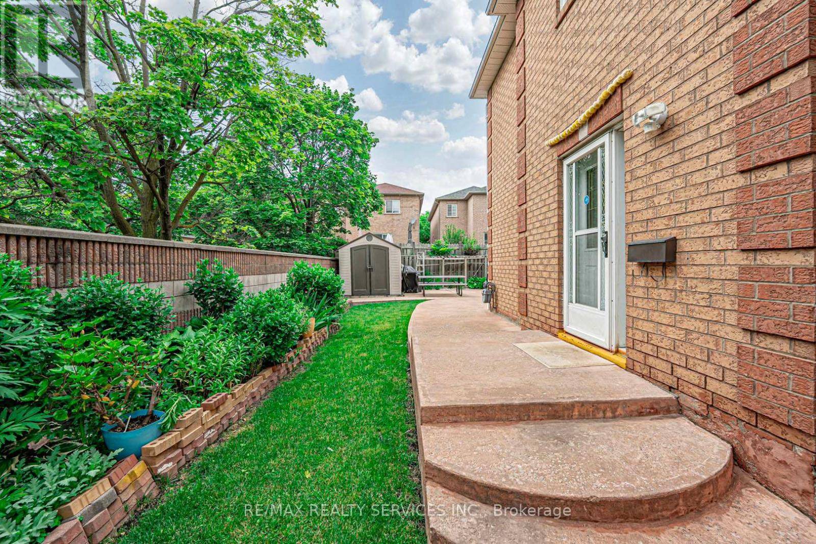 Brampton (heart Lake East), ON L6Z1P2,10 Shirley PL #10