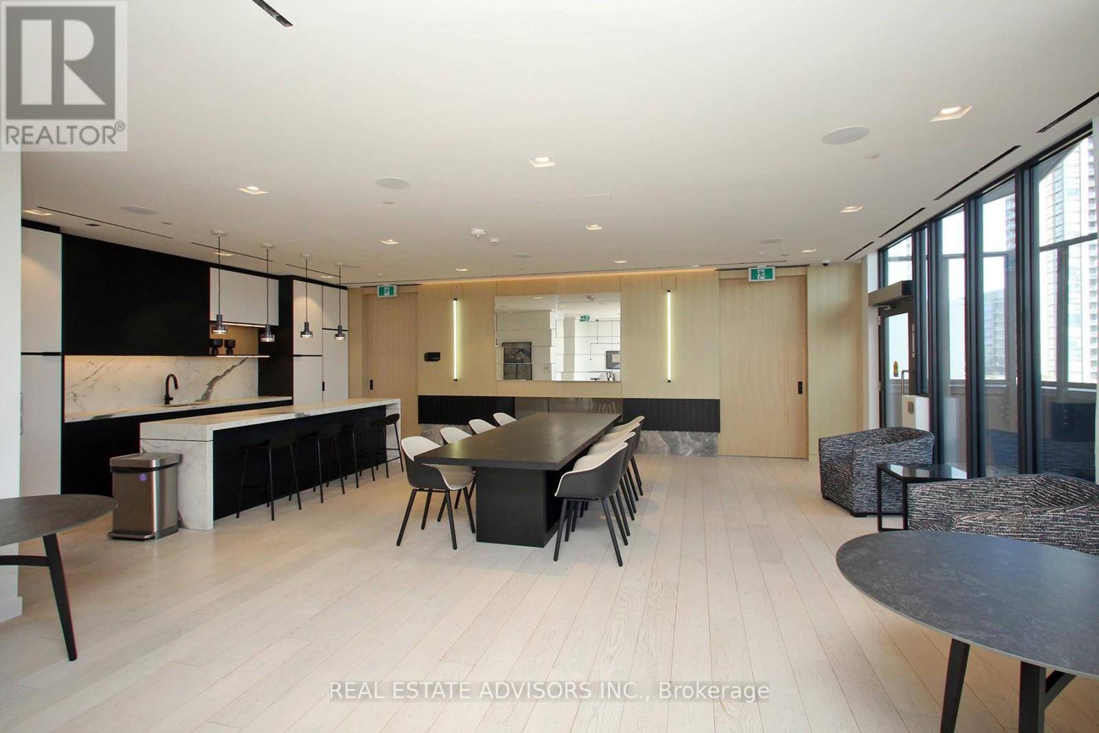 Toronto (islington-city Centre West), ON M8Z0G5,36 Zorra ST #502