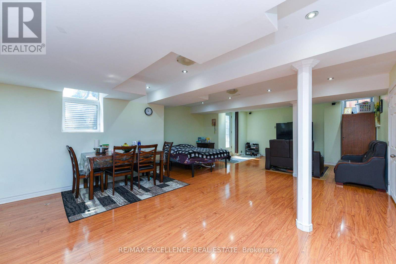Milton (de Dempsey), ON L9T6C7,1166 WOODWARD AVENUE