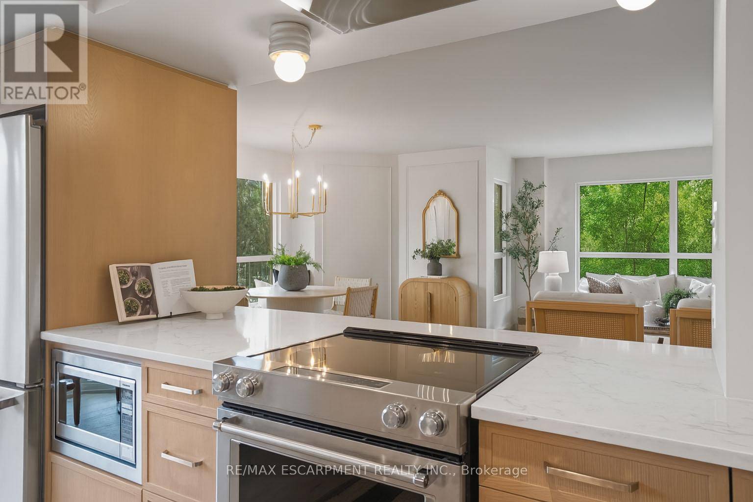 Burlington (brant), ON L7R4K1,2190 LAKESHORE RD #403