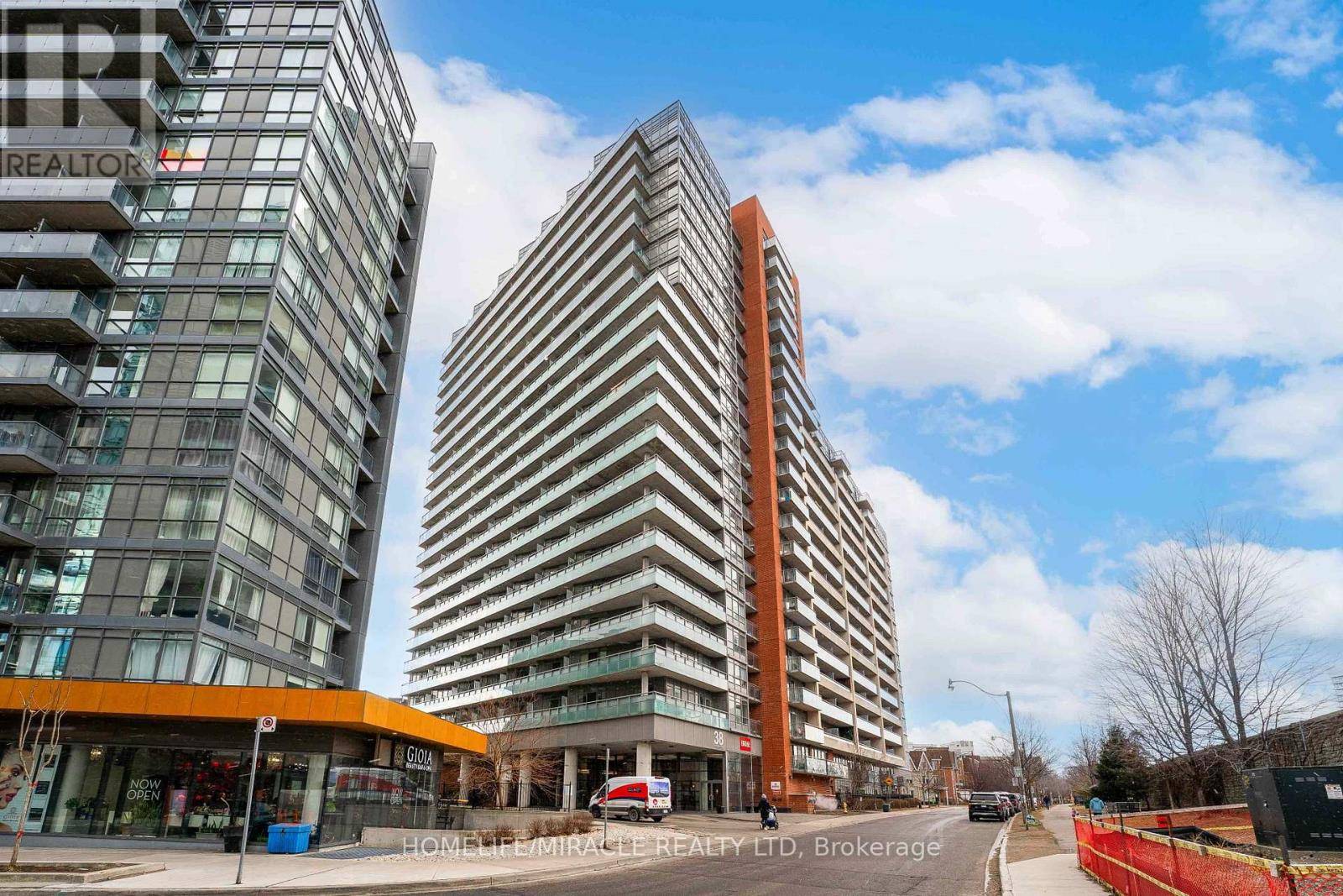 Toronto (south Parkdale), ON M6K0A5,38 Joe Shuster WAY #1110