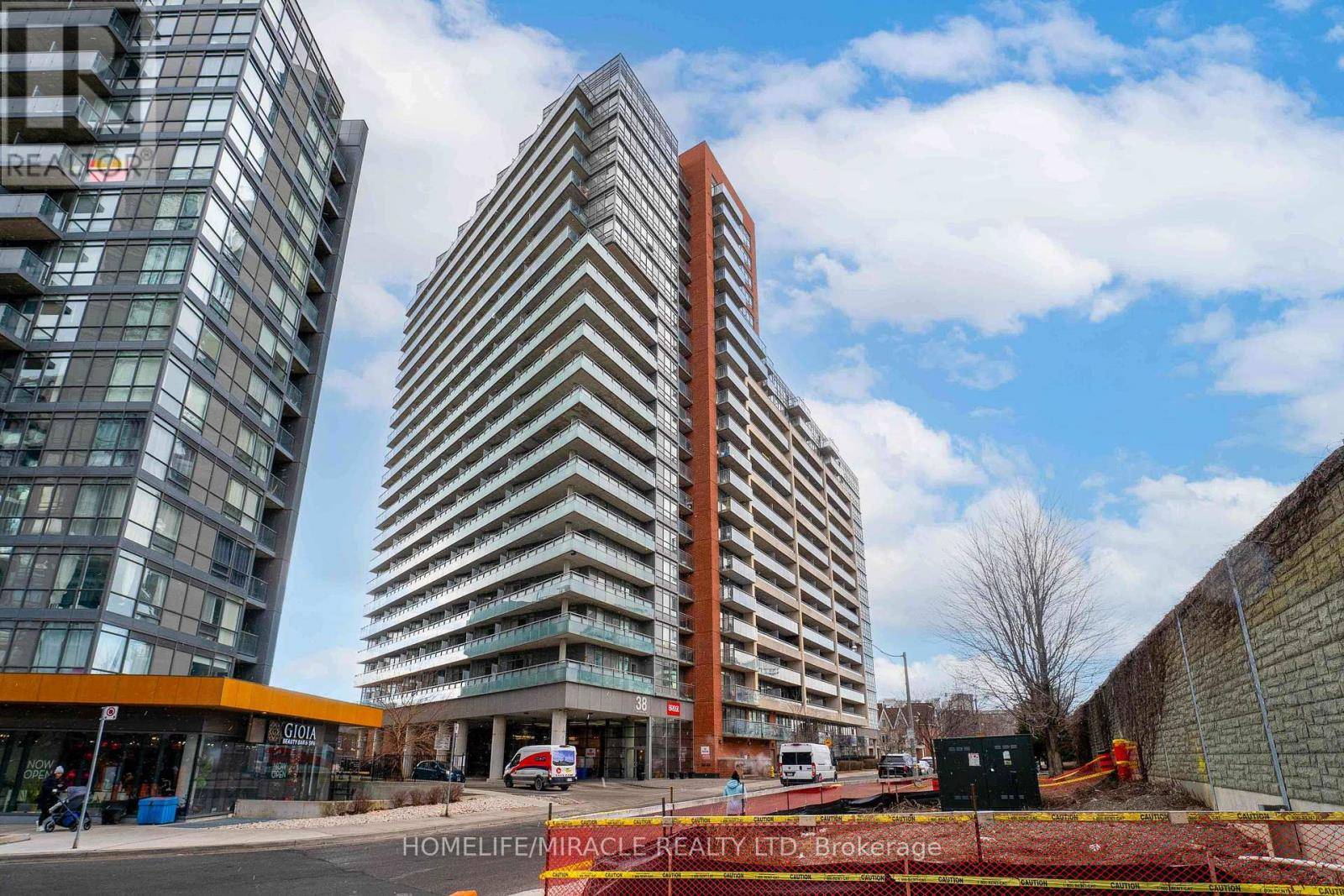 Toronto (south Parkdale), ON M6K0A5,38 Joe Shuster WAY #1110