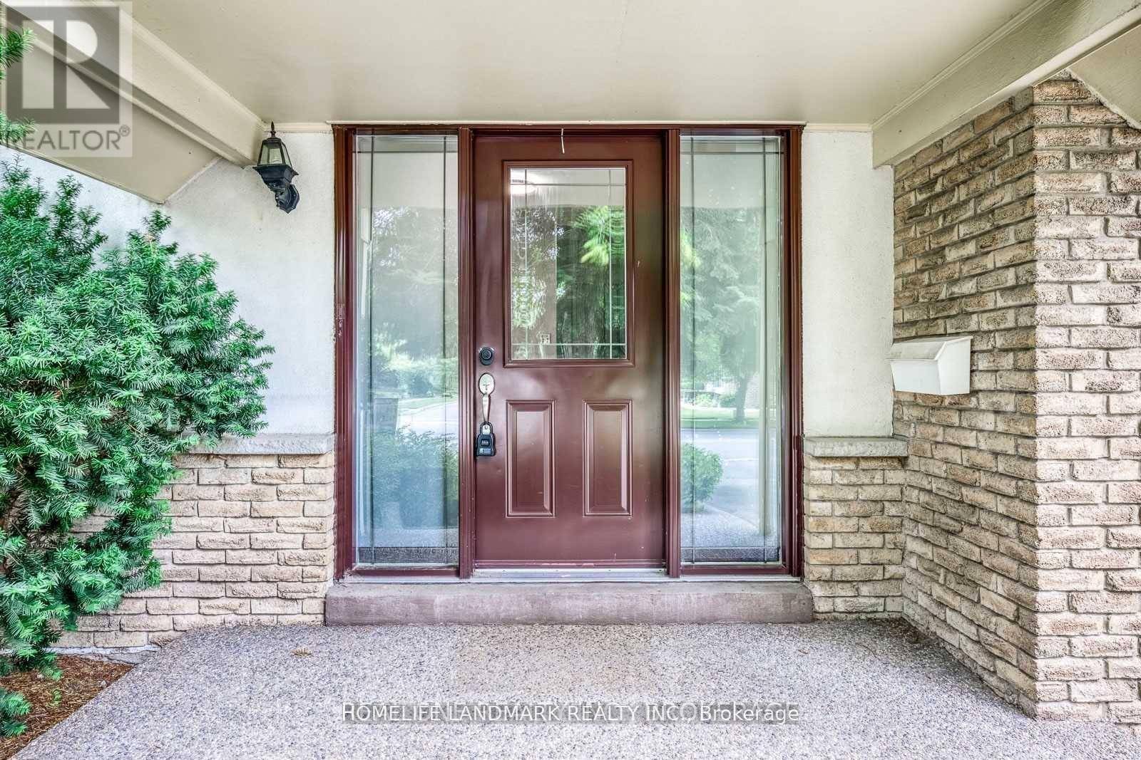 Oakville (fd Ford), ON L6J5L2,2149 CONSTANCE DRIVE