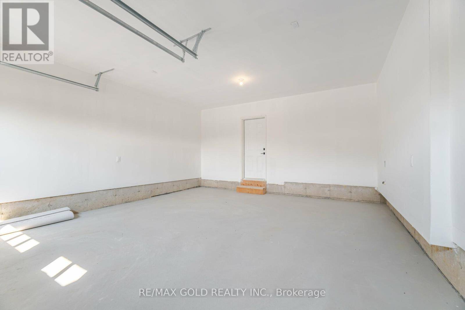 Brampton (bram East), ON L6P4R6,31 DOLOMITE DRIVE