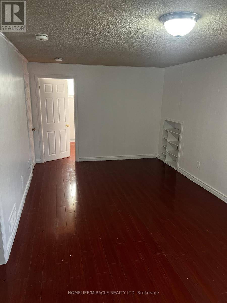 Mississauga (erindale), ON L5C1X4,3453 OAKGLADE CRESCENT