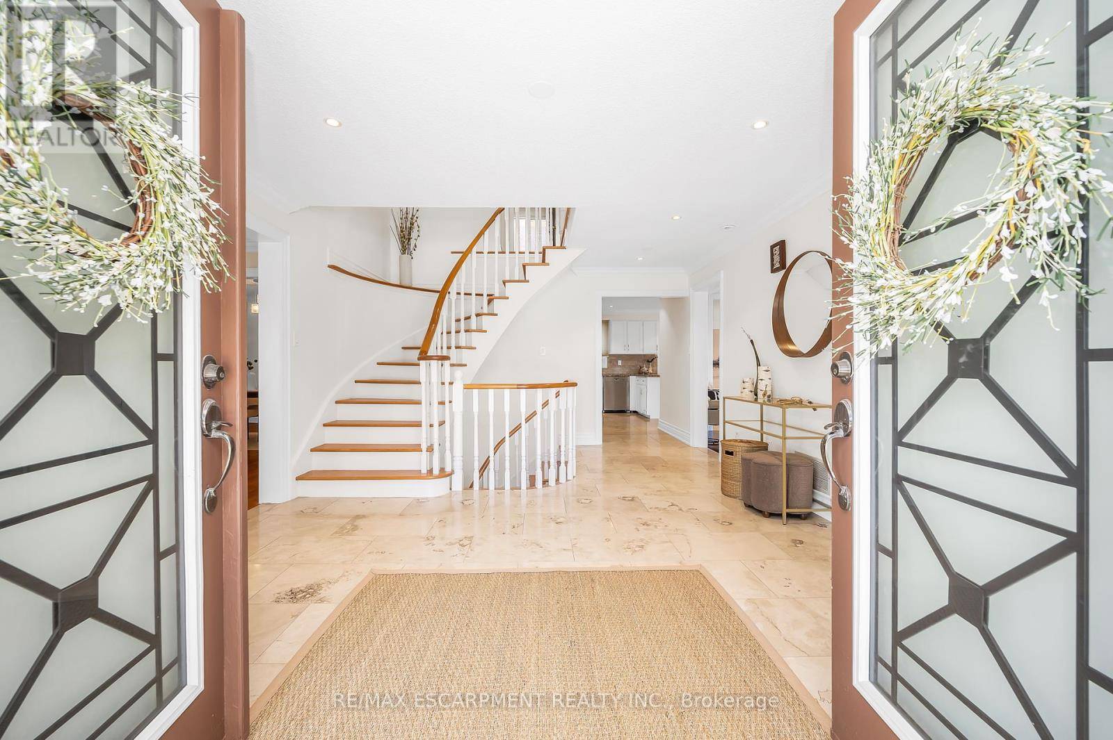Oakville (cv Clearview), ON L6J6Z8,2728 GUILFORD CRESCENT