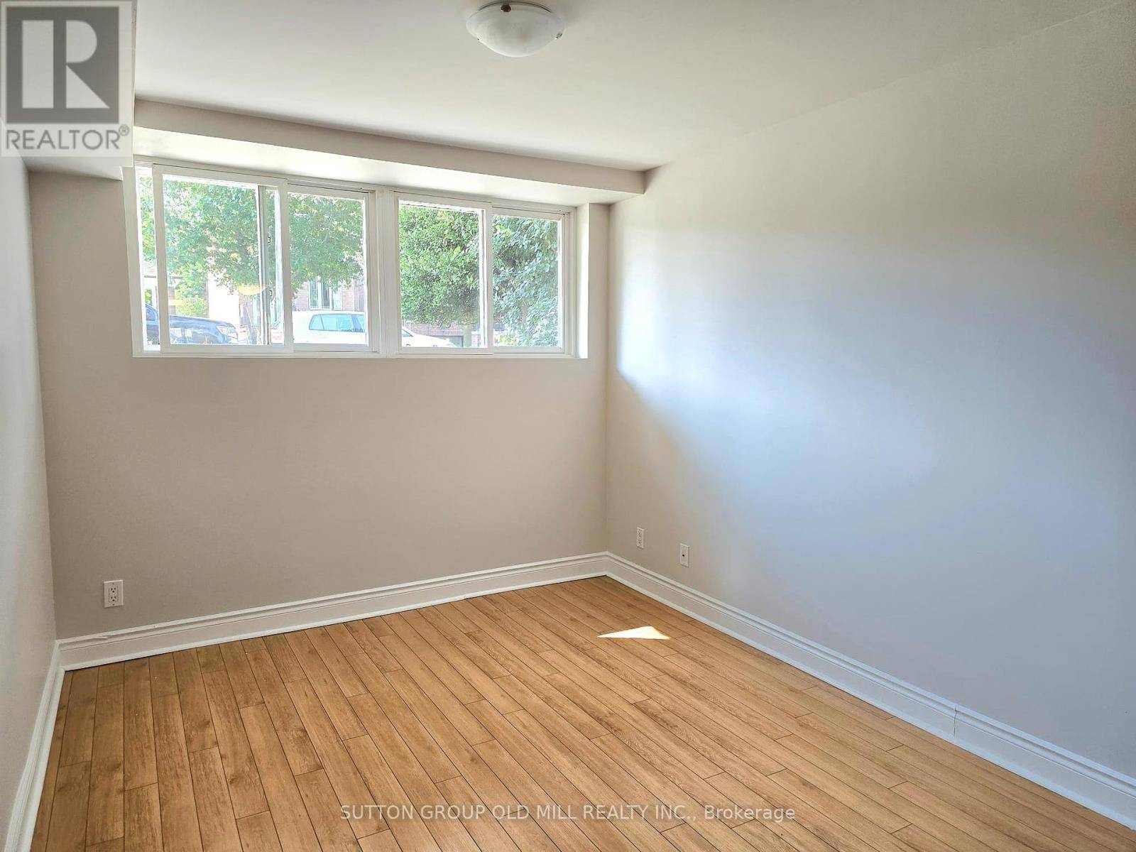 Toronto (mimico), ON M8V1X7,62 Murrie ST #1