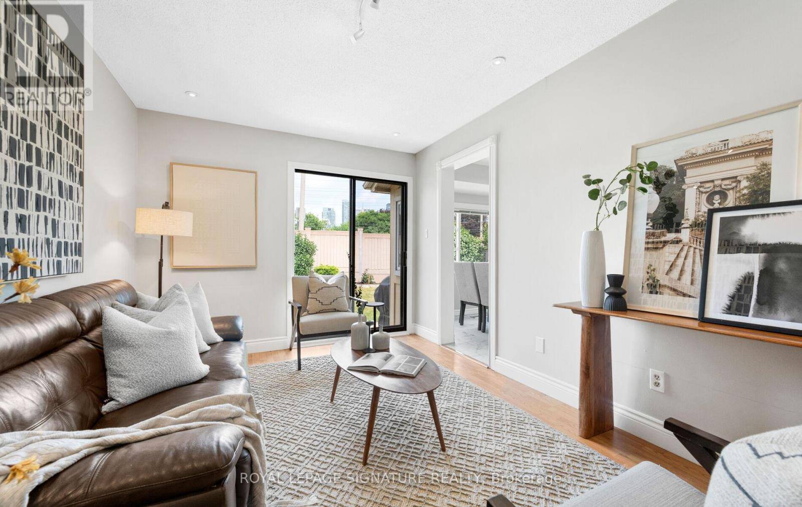 Mississauga (creditview), ON L5C3W1,638 GALLOWAY CRESCENT