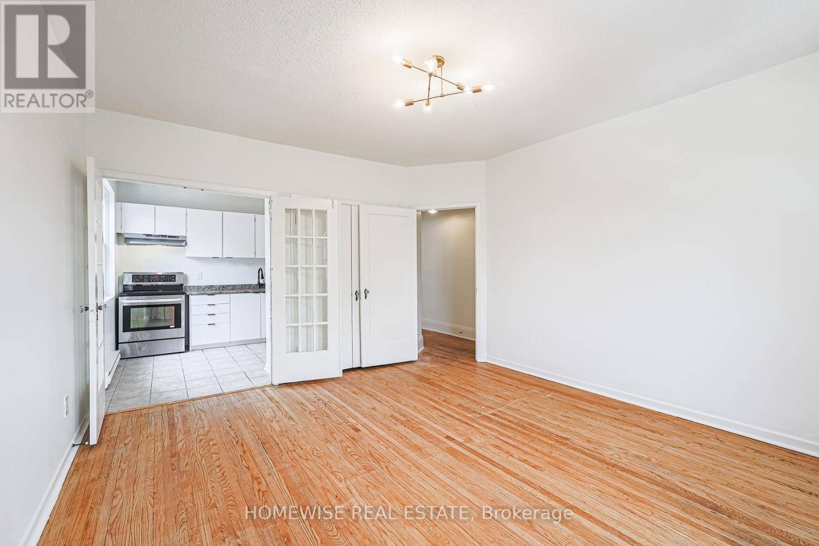 Toronto (south Parkdale), ON M6K1H1,1340 West King ST West #402