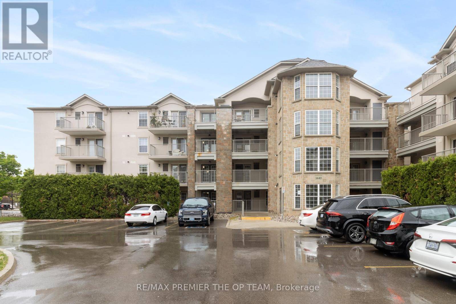 Oakville (ga Glen Abbey), ON L6M4M9,1440 Bishops Gate #404