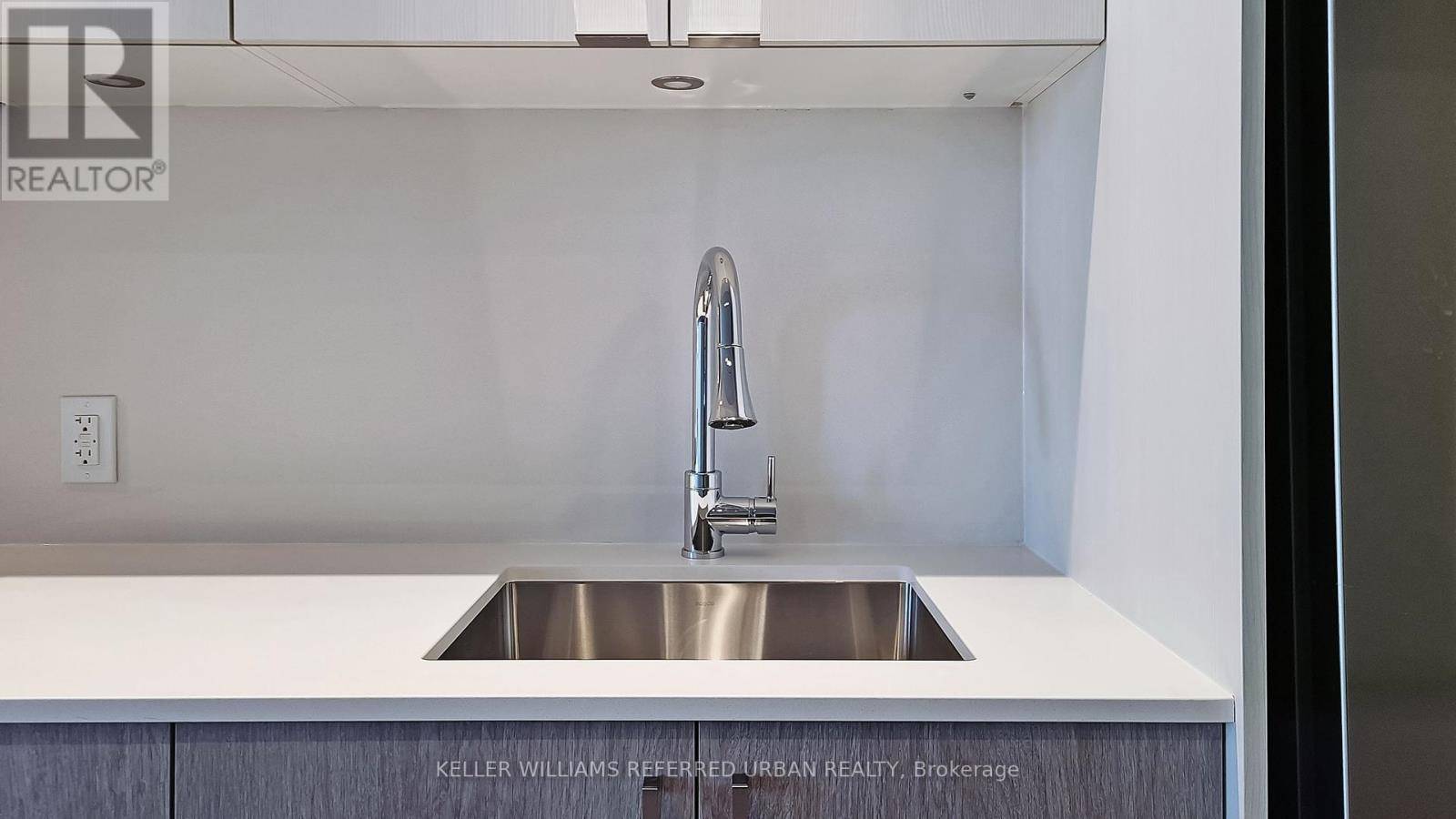 Toronto (south Parkdale), ON M6S0B1,1928 Lake Shore BLVD West #1605