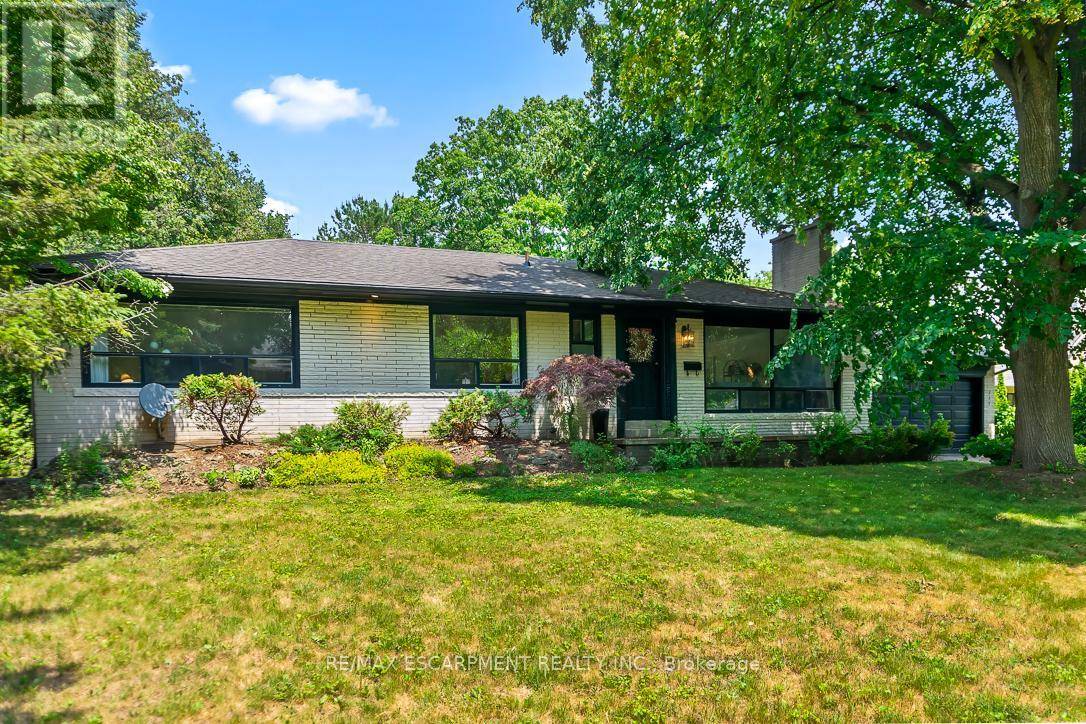 Oakville (mo Morrison), ON L6J4T4,237 ALBION AVENUE