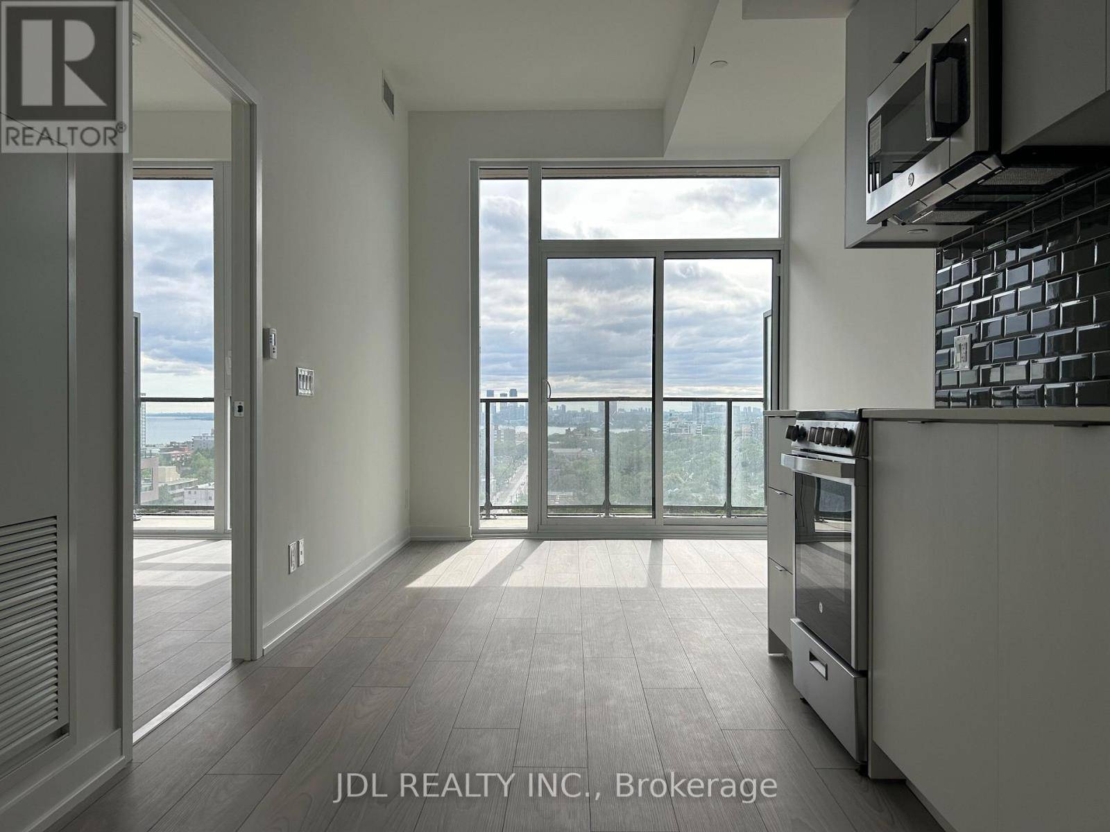 Toronto (south Parkdale), ON M6K0J2,285 Dufferin St ST #1317
