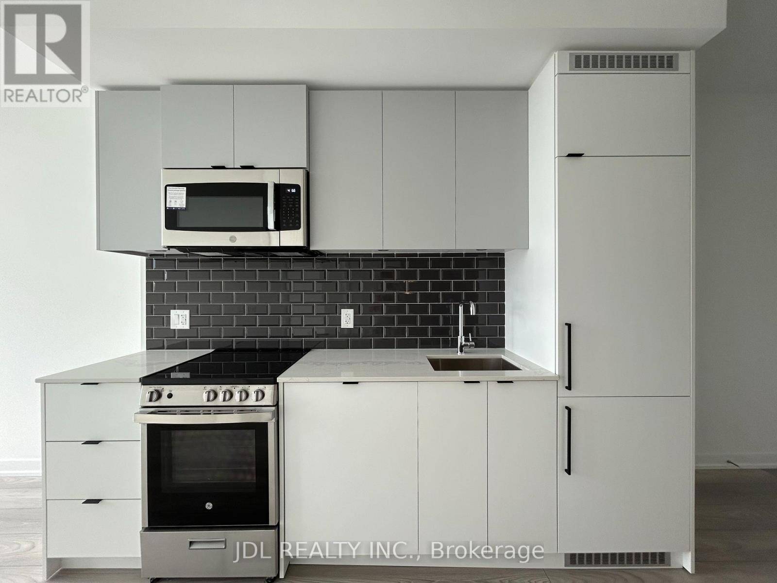 Toronto (south Parkdale), ON M6K0J2,285 Dufferin St ST #1317