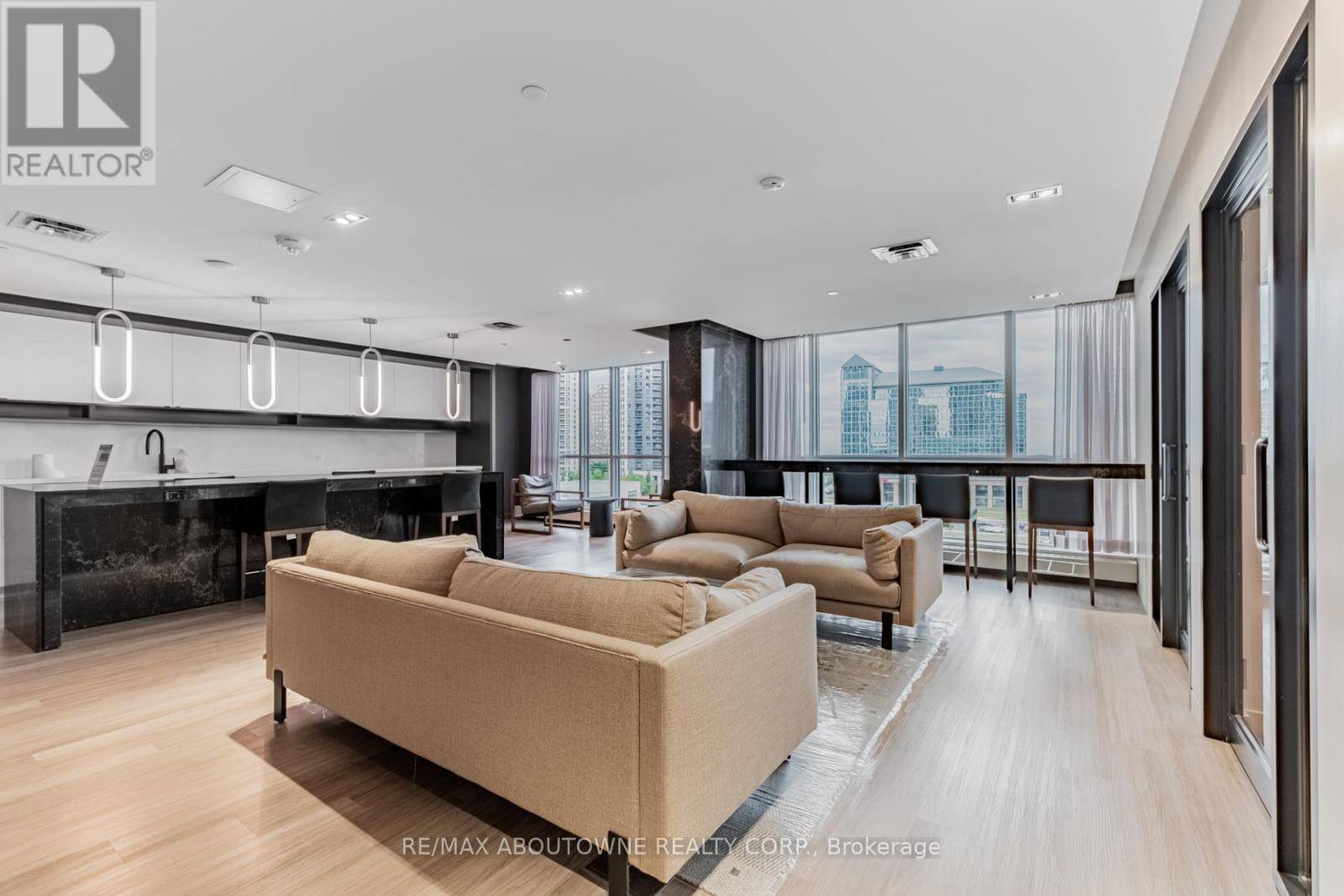 Mississauga (city Centre), ON L5B4N1,4065 Confederation Pkwy #2602