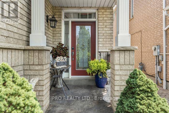 Mississauga (east Credit), ON L5V2R1,792 LEDBURY CRESCENT