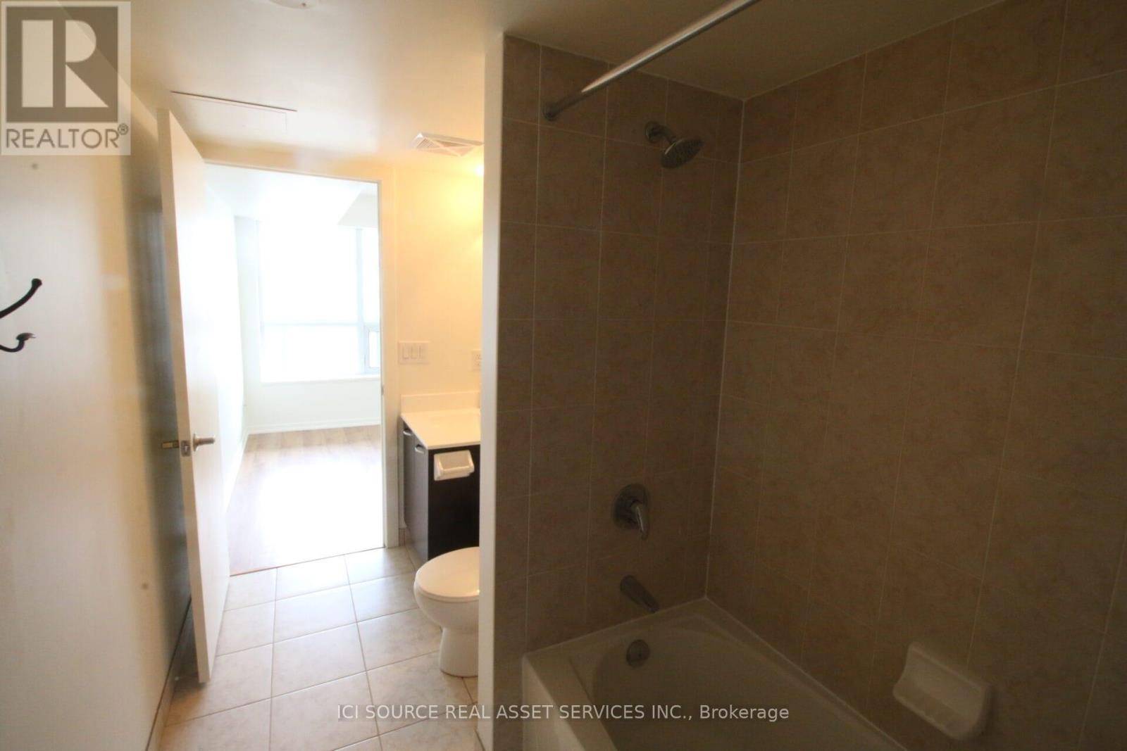 Toronto (south Parkdale), ON M6K0A5,38 Joe Shuster WAY #1222