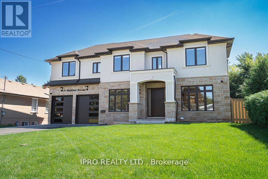Mississauga (streetsville), ON L5M1W4,19 MALDAVER AVENUE
