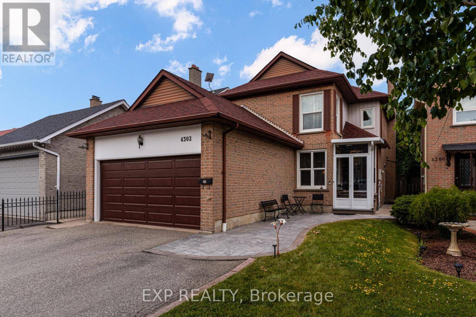 Mississauga (hurontario), ON L5R1T7,4302 MAYFLOWER DRIVE