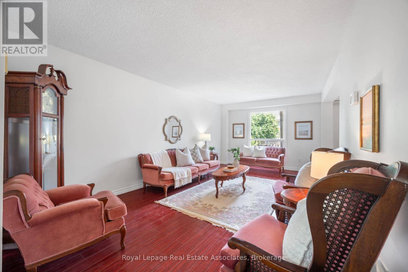 Mississauga (creditview), ON L5B2Y6,4207 ELORA DRIVE