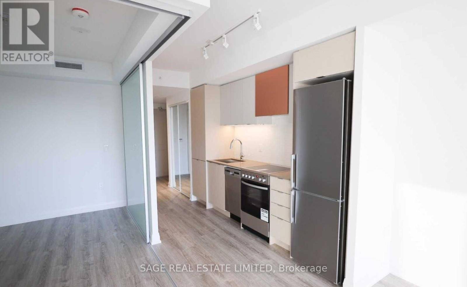 Toronto (islington-city Centre West), ON M9B0E2,10 Gibbs RD #625