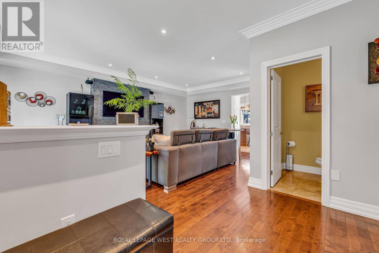 Mississauga (clarkson), ON L5J3M9,1321 CANFORD CRESCENT