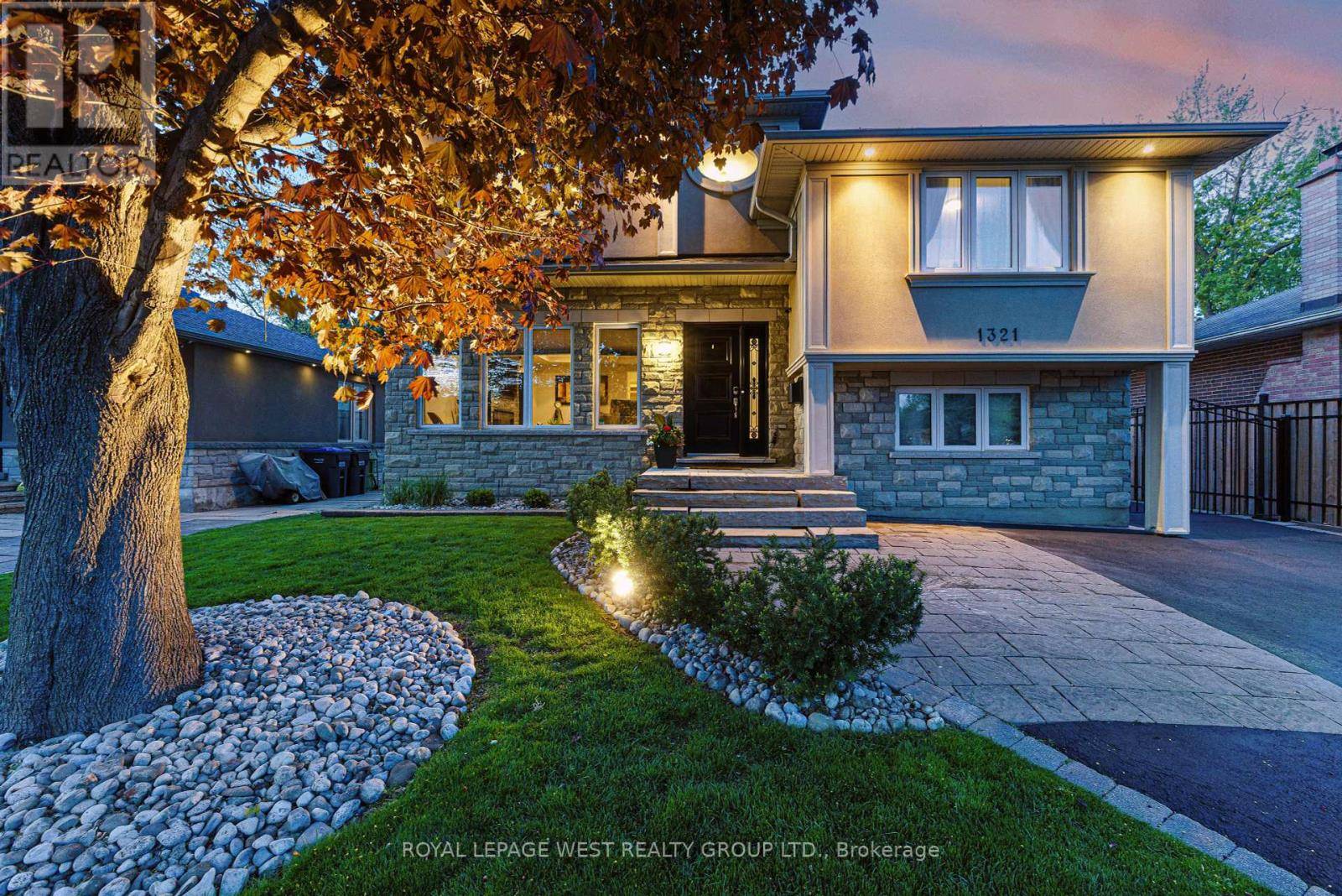 Mississauga (clarkson), ON L5J3M9,1321 CANFORD CRESCENT